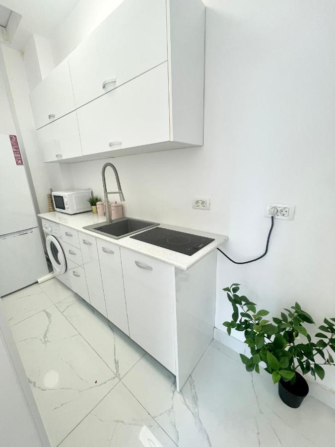 Cozy Central Studio Near Park Bucharest Exterior photo