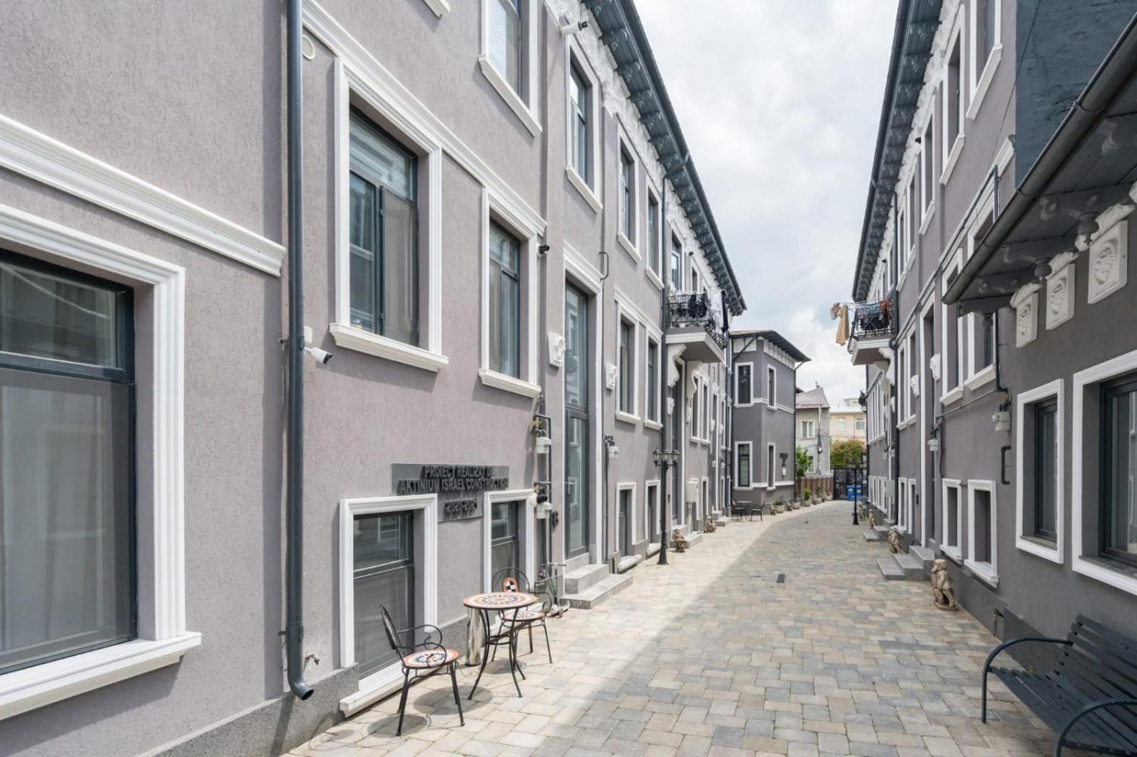 Cozy Central Studio Near Park Bucharest Exterior photo